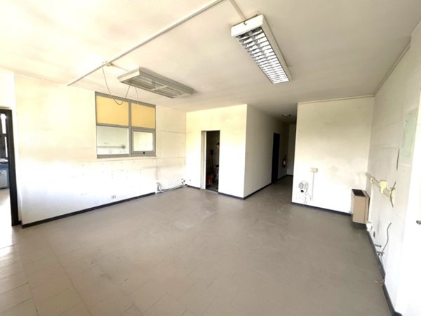 ufficio in vendita a Reggio nell'Emilia in zona Rosta Nuova