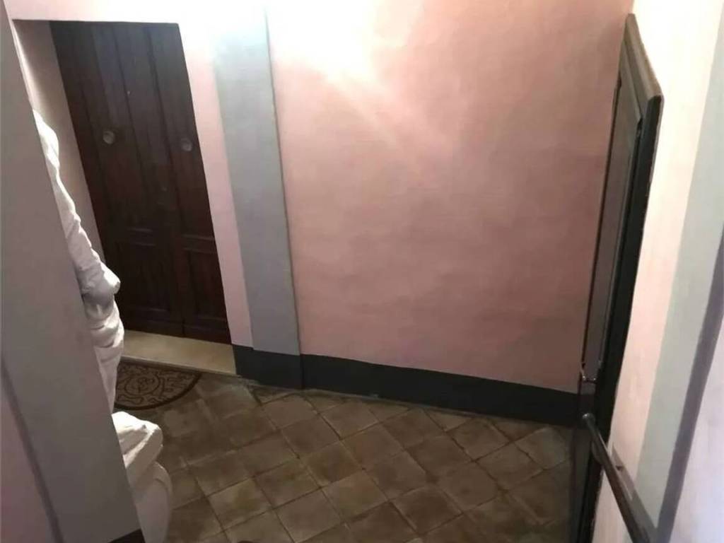 intera palazzina in vendita a Reggio nell'Emilia in zona Città Storica