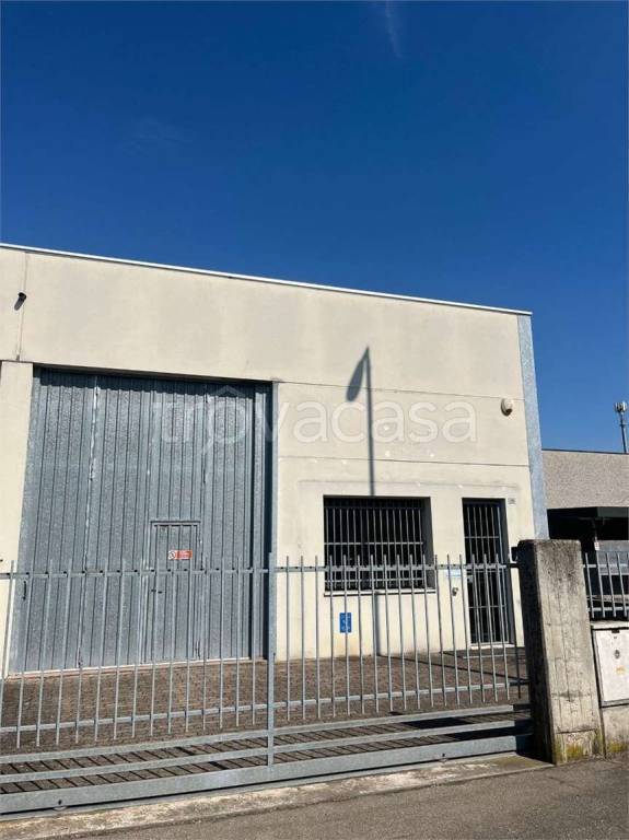 ufficio in vendita a Reggio nell'Emilia in zona Stranieri / Bazzarola