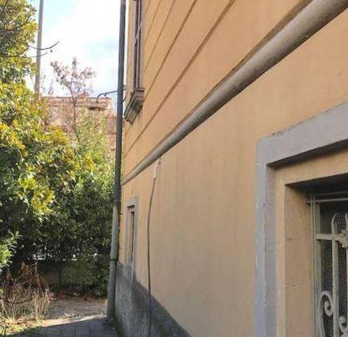 casa indipendente in vendita a Reggio nell'Emilia in zona Città Storica