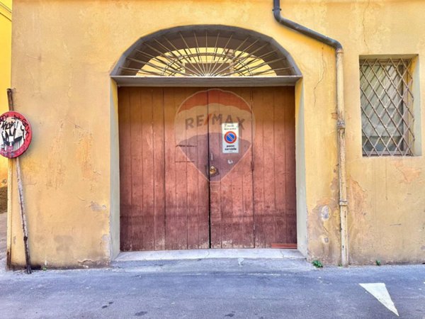 casa indipendente in vendita a Reggio nell'Emilia in zona Città Storica