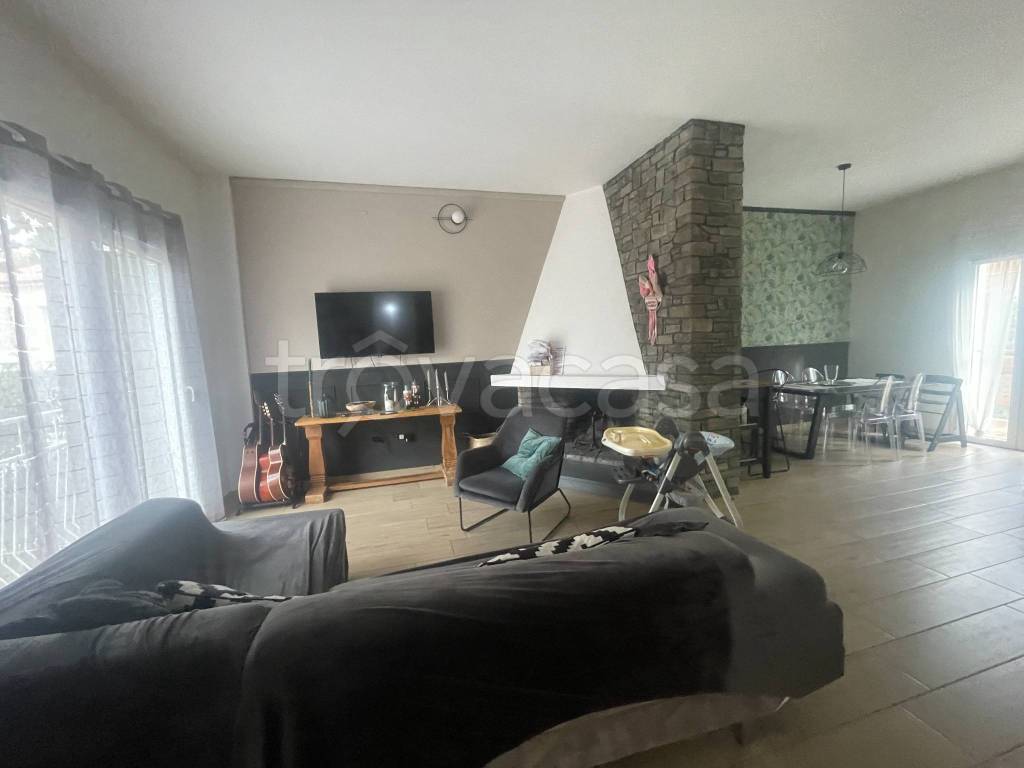 casa indipendente in vendita a Reggio nell'Emilia in zona Città Storica