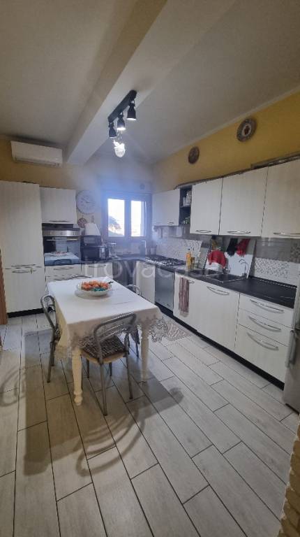 appartamento in vendita a Reggio nell'Emilia in zona Città Storica