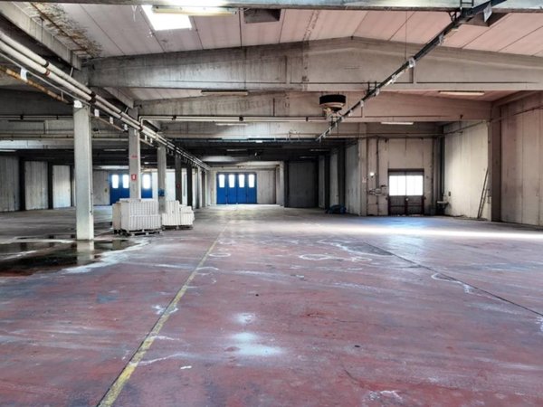 capannone in vendita a Reggio nell'Emilia in zona Mancasale