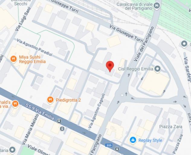 locale commerciale in vendita a Reggio nell'Emilia in zona Ospizio