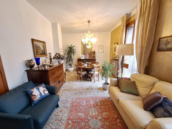appartamento in vendita a Reggio nell'Emilia in zona Città Storica