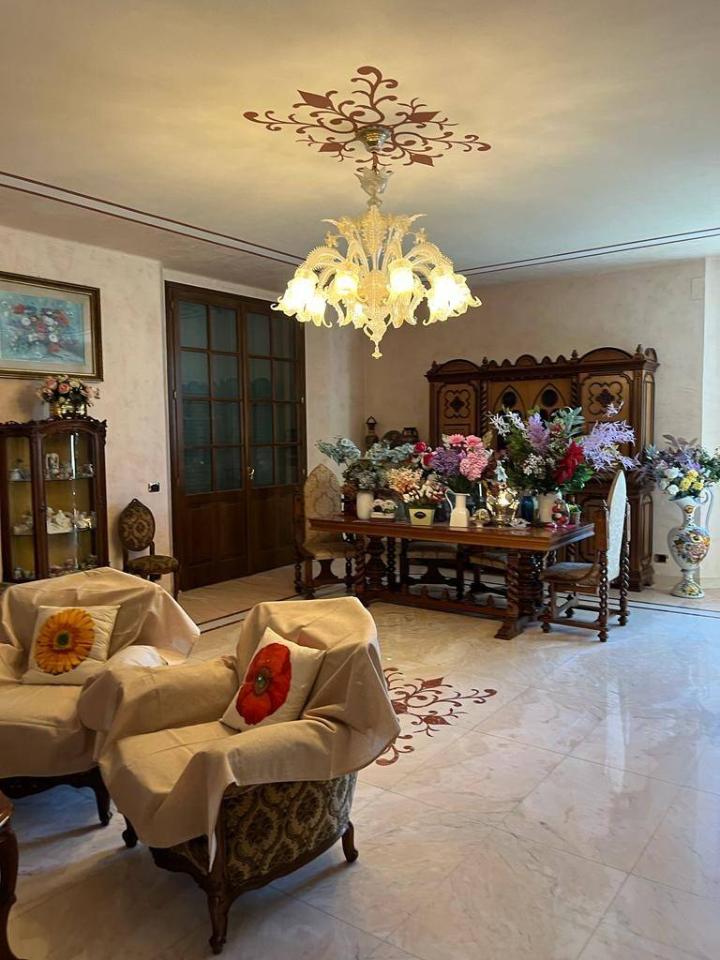 casa indipendente in vendita a Reggio nell'Emilia in zona Roncadella