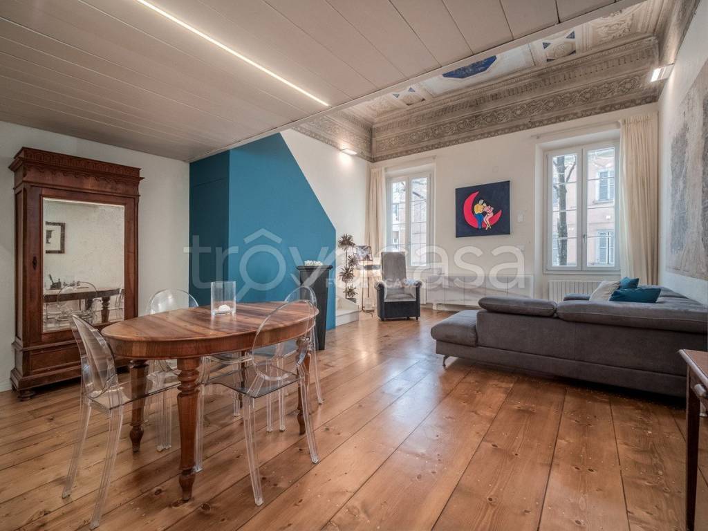 appartamento in vendita a Reggio nell'Emilia in zona Città Storica