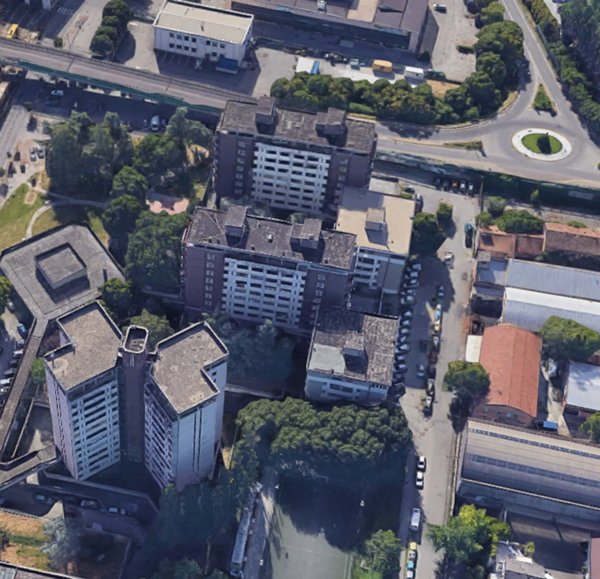 negozio in vendita a Reggio nell'Emilia in zona Ospizio