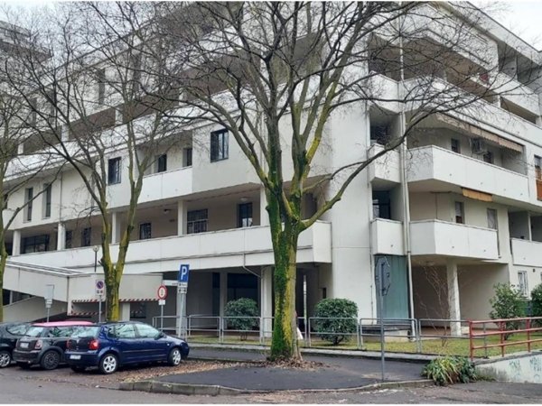 ufficio in vendita a Reggio nell'Emilia in zona Premuda