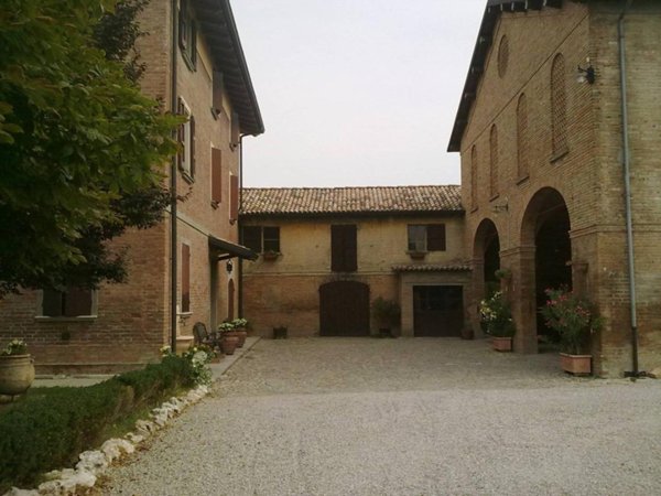 casa indipendente in vendita a Reggio nell'Emilia in zona Fogliano