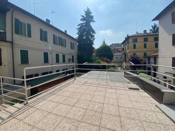 casa indipendente in vendita a Reggio nell'Emilia in zona Città Storica