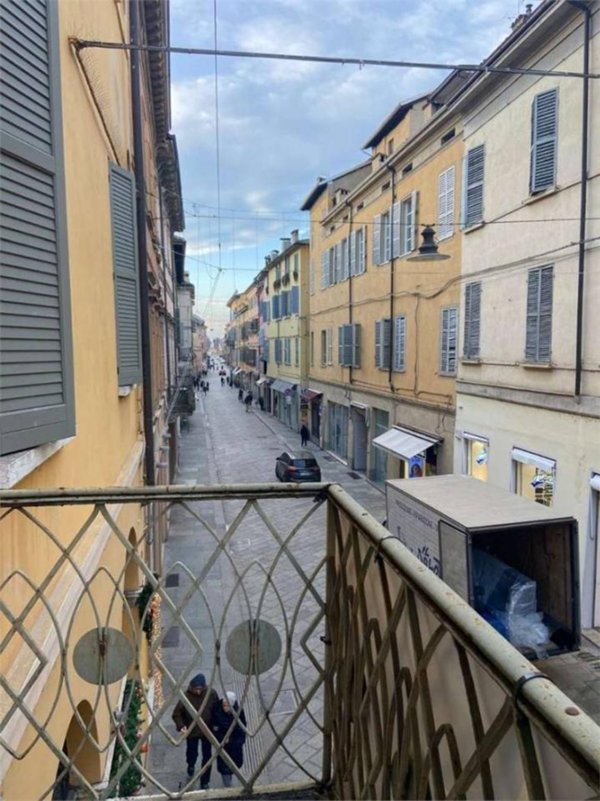 appartamento in vendita a Reggio nell'Emilia in zona Città Storica
