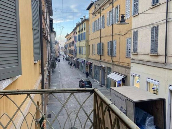 appartamento in vendita a Reggio nell'Emilia in zona Città Storica