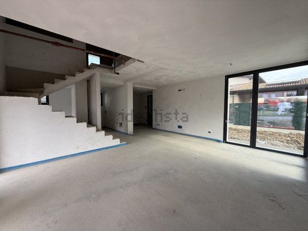 casa indipendente in vendita a Reggio nell'Emilia in zona Roncadella