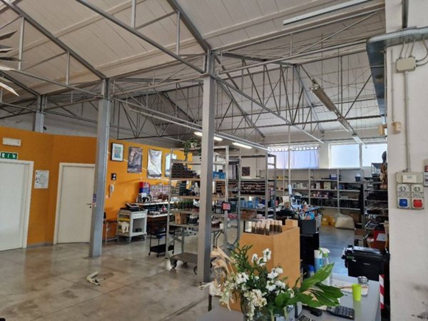 ufficio in vendita a Reggio nell'Emilia in zona Buco del Signore