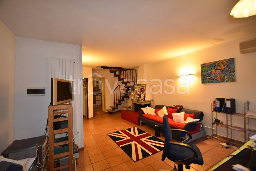casa indipendente in vendita a Reggio nell'Emilia in zona Città Storica