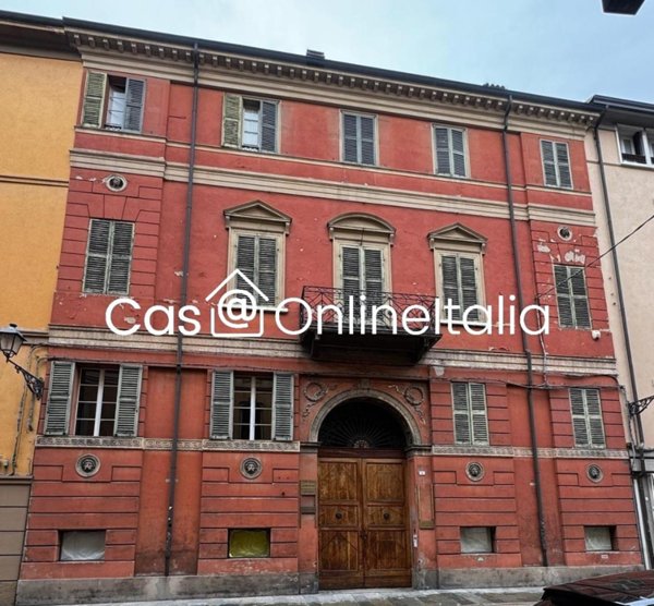 appartamento in vendita a Reggio nell'Emilia in zona Città Storica