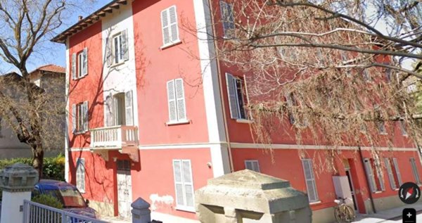 casa indipendente in vendita a Reggio nell'Emilia in zona Città Storica