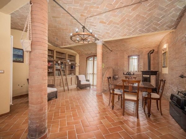 casa indipendente in vendita a Reggio nell'Emilia in zona Rivalta