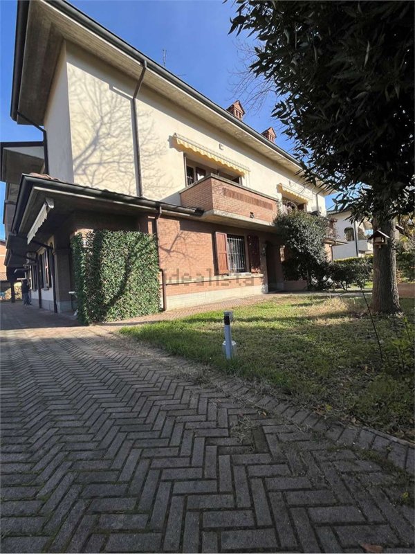 casa indipendente in vendita a Reggio nell'Emilia