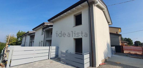 casa indipendente in vendita a Reggio nell'Emilia in zona San Bartolomeo