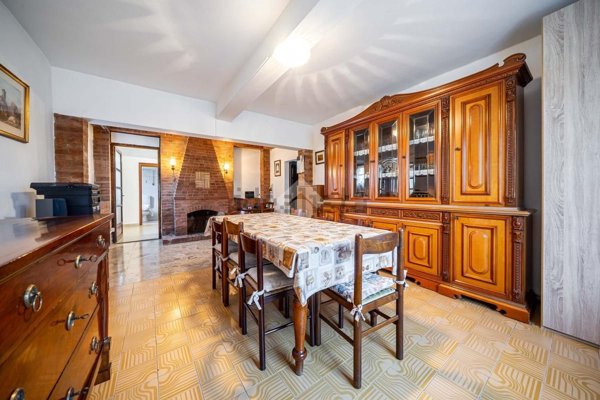 casa indipendente in vendita a Reggio nell'Emilia in zona Sesso