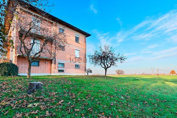 casa indipendente in vendita a Reggio nell'Emilia