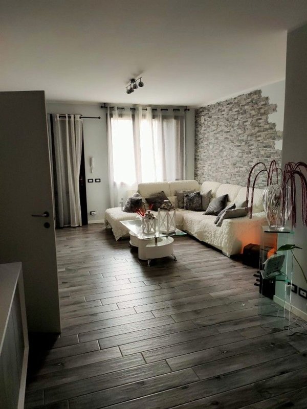 casa indipendente in vendita a Reggio nell'Emilia in zona Cella