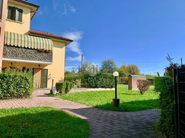 appartamento in vendita a Reggio nell'Emilia in zona Mancasale