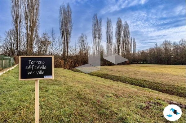 casa indipendente in vendita a Reggio nell'Emilia in zona Città Storica