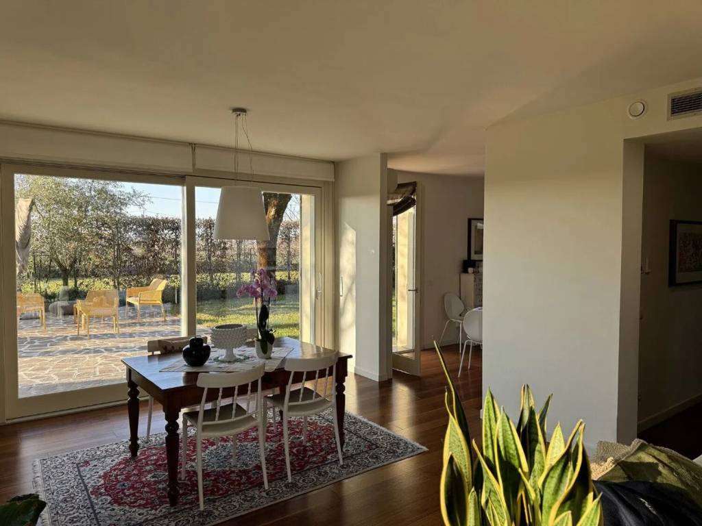 casa indipendente in vendita a Reggio nell'Emilia in zona Coviolo