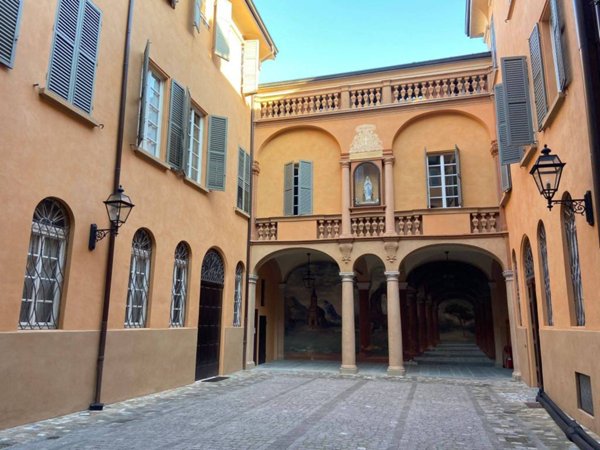 attico in vendita a Reggio nell'Emilia in zona Città Storica