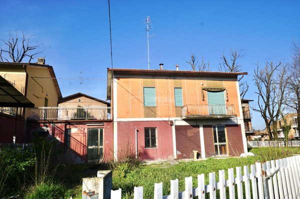 appartamento in vendita a Reggio nell'Emilia in zona Città Storica