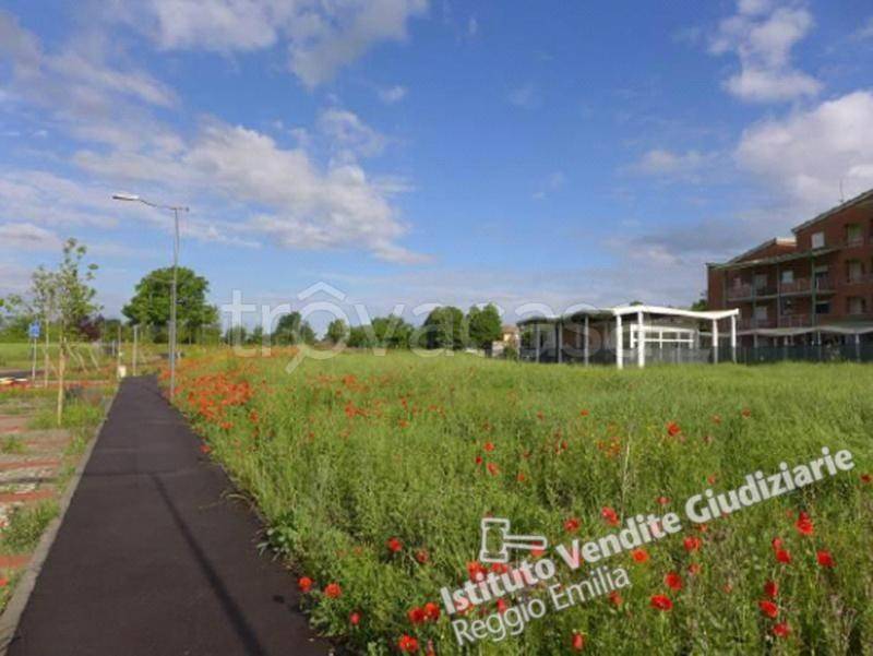 terreno edificabile in vendita a Reggio nell'Emilia in zona Orologio