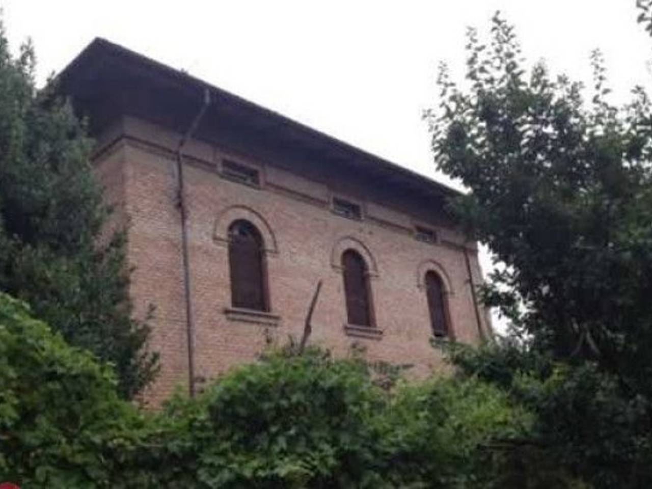 casa indipendente in vendita a Reggio nell'Emilia in zona Città Storica