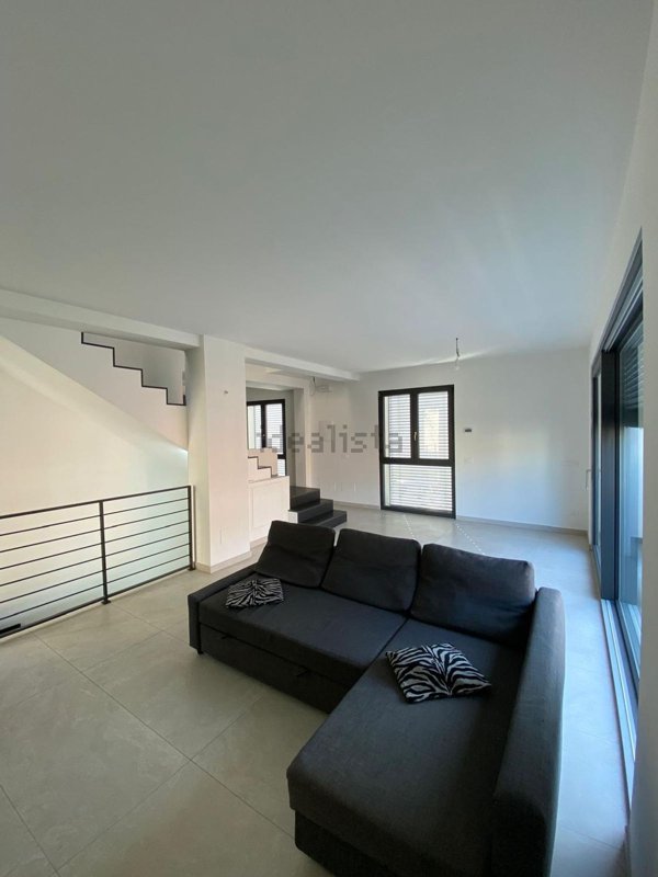 casa indipendente in vendita a Reggio nell'Emilia in zona Città Storica