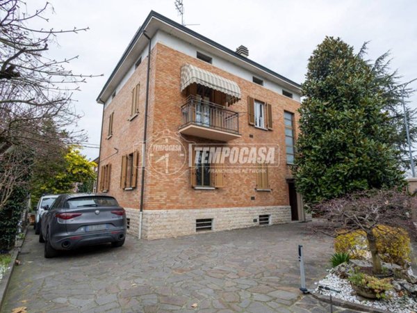 casa indipendente in vendita a Reggio nell'Emilia in zona Città Storica