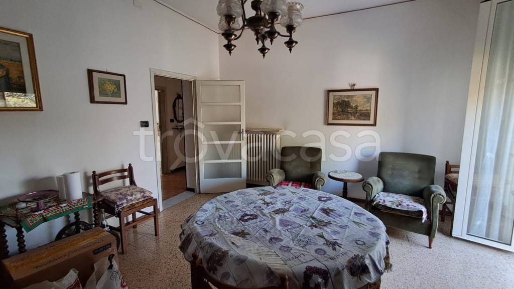appartamento in vendita a Reggio nell'Emilia in zona Città Storica