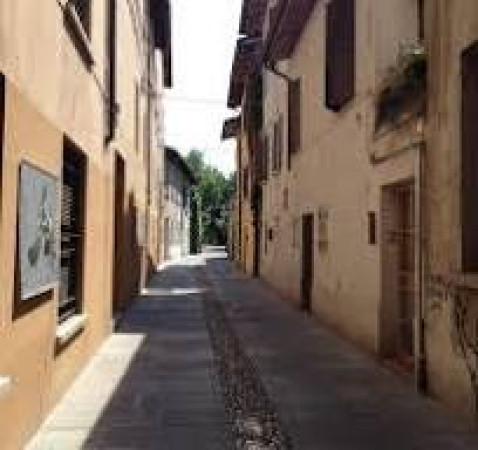 casa indipendente in vendita a Reggio nell'Emilia in zona Città Storica