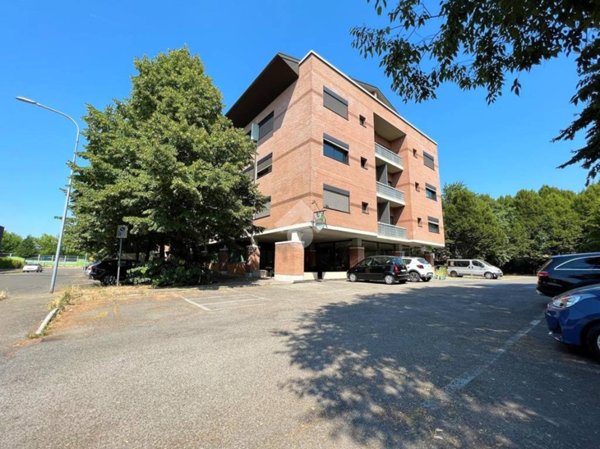 ufficio in vendita a Reggio nell'Emilia in zona Tribunale