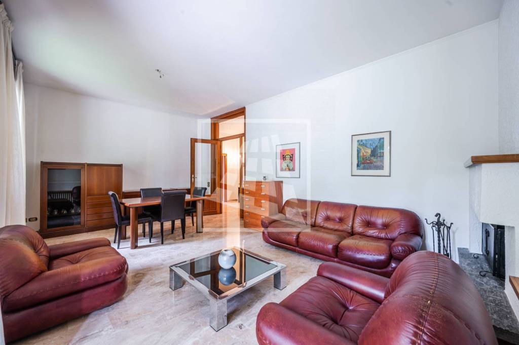 casa indipendente in vendita a Reggio nell'Emilia in zona Città Storica