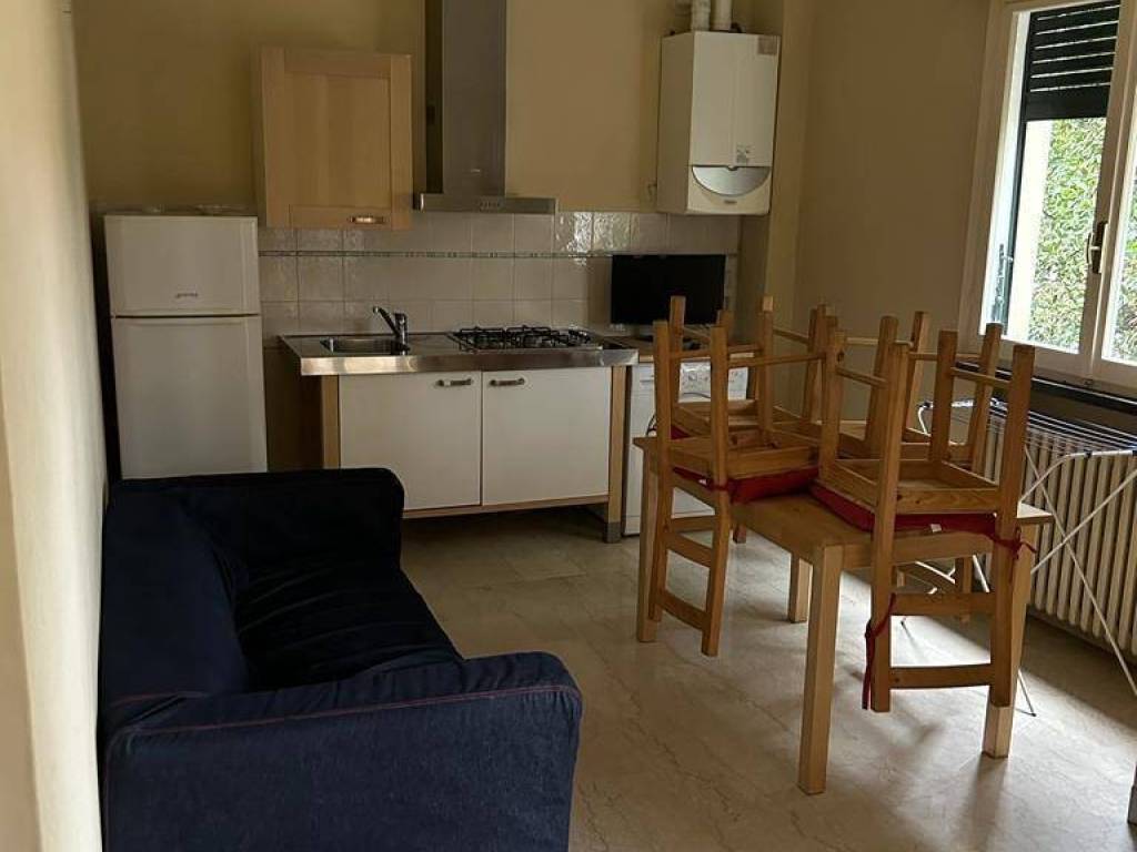 casa indipendente in vendita a Reggio nell'Emilia in zona Città Storica