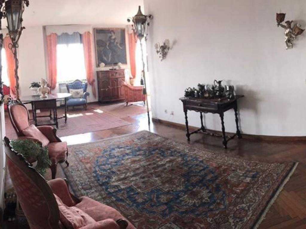 appartamento in vendita a Reggio nell'Emilia in zona Città Storica