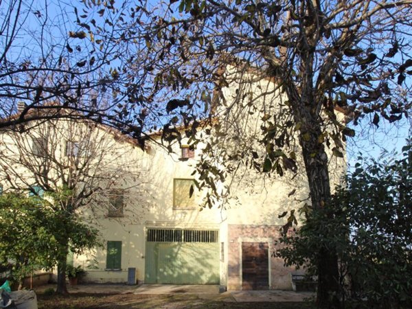 casa indipendente in vendita a Reggio nell'Emilia in zona Rivalta