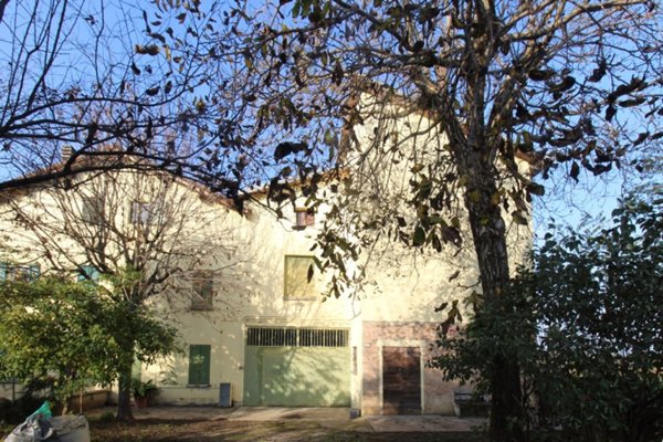 casa indipendente in vendita a Reggio nell'Emilia