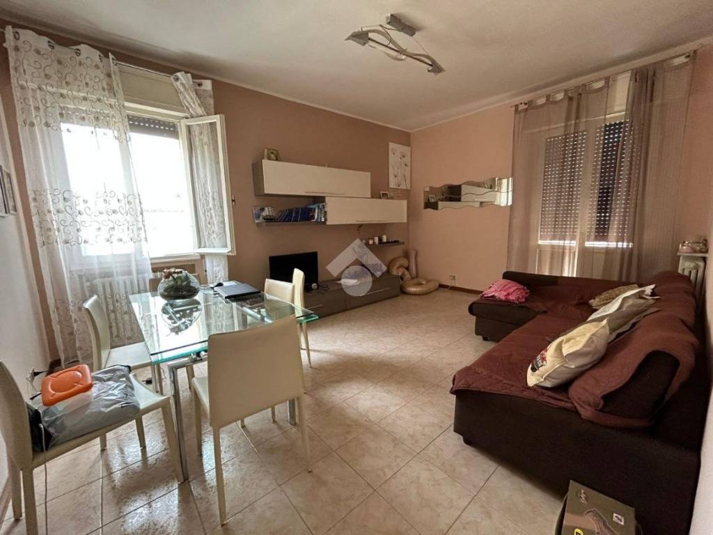 casa indipendente in vendita a Reggio nell'Emilia in zona Città Storica