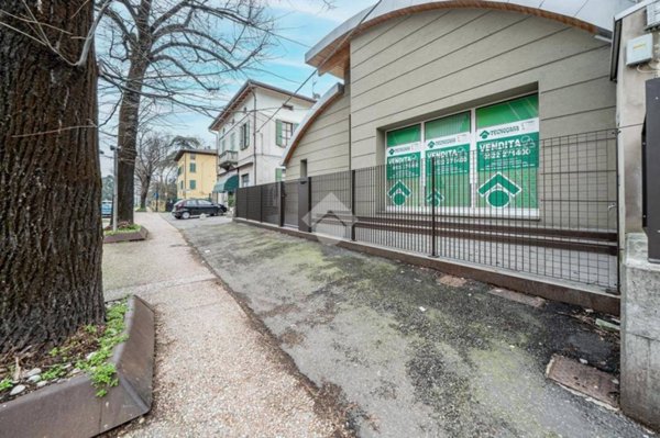 negozio in vendita a Reggio nell'Emilia in zona Città Storica
