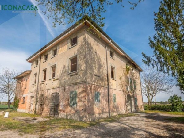 casa indipendente in vendita a Reggio nell'Emilia