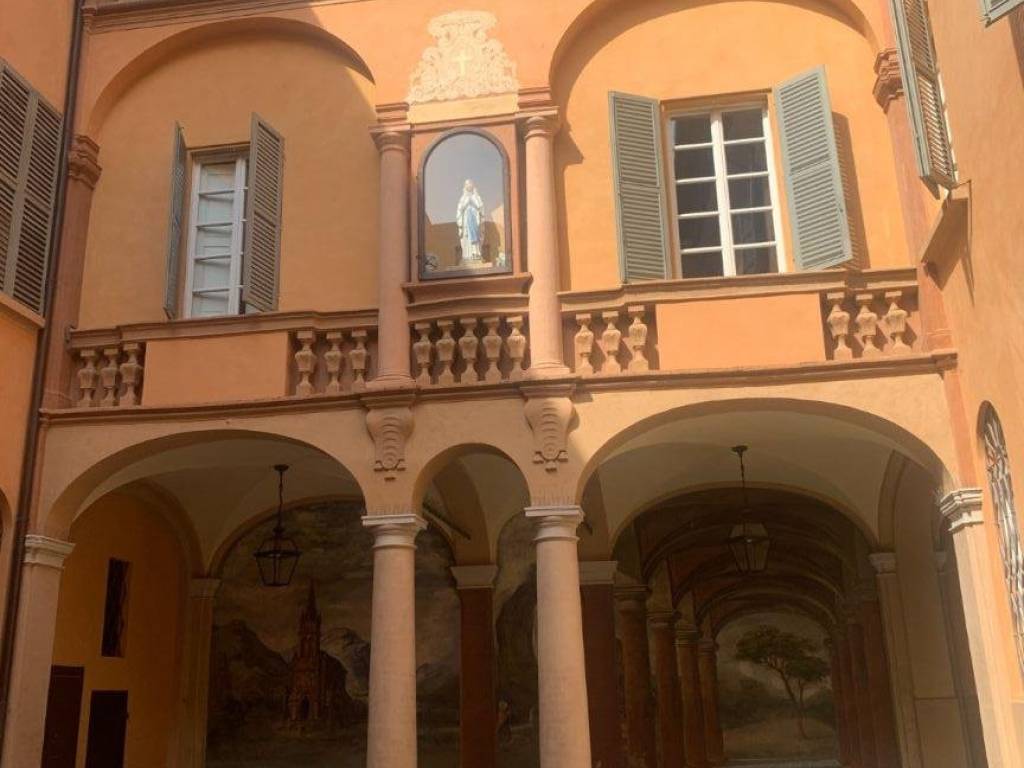 appartamento in vendita a Reggio nell'Emilia in zona Città Storica